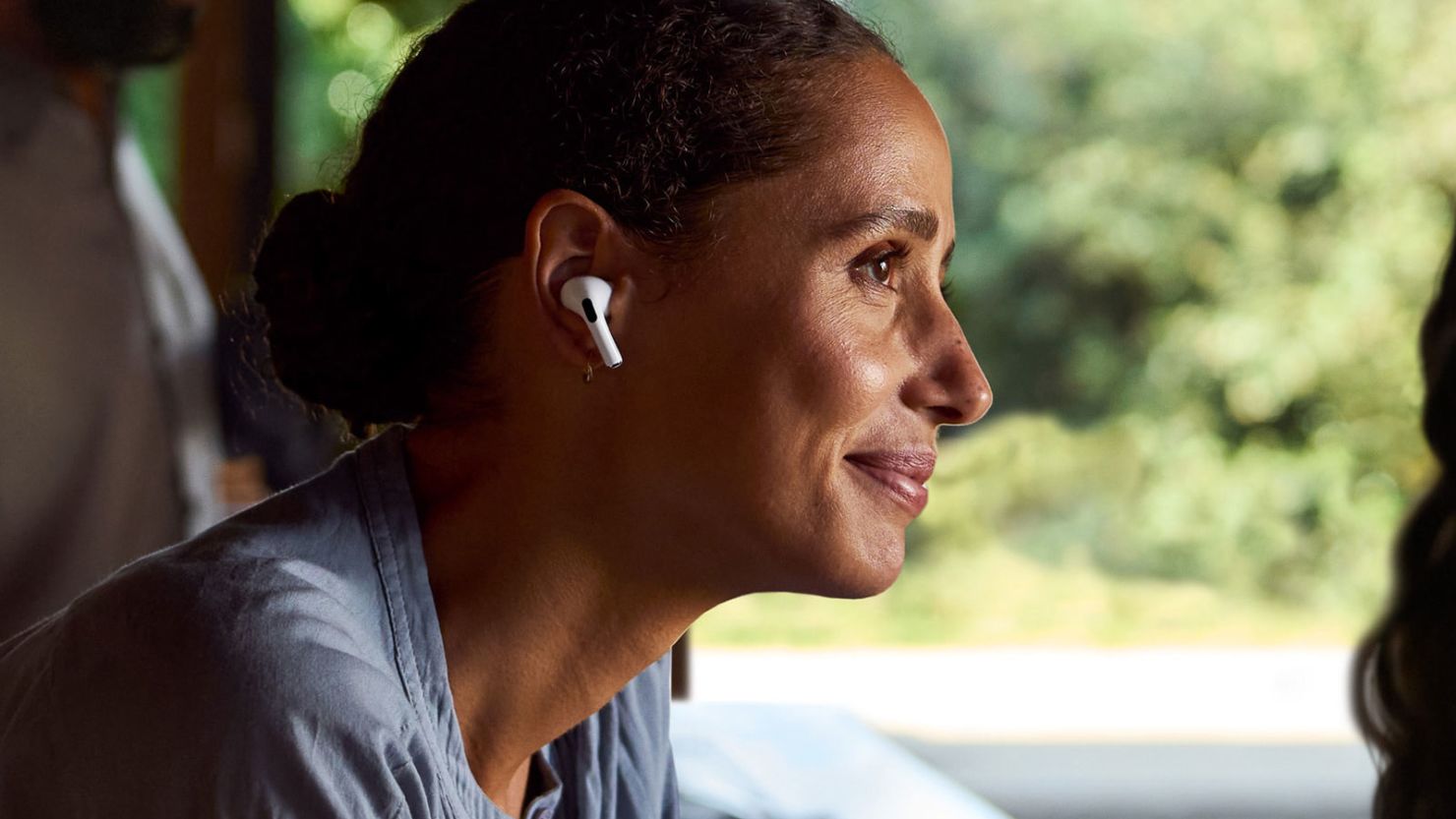 2027-ben jöhet az első kamerás Apple AirPods és Watch